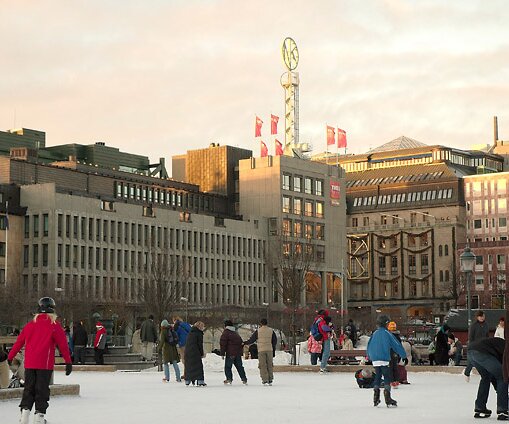 _DSC0012 Ice skating in Kungsträdgården