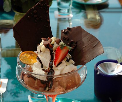 DSC_0013 Ice cream at the Four Seasons café in Limassol