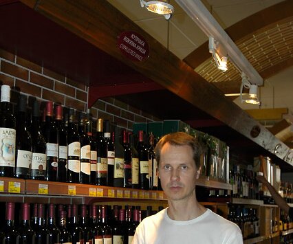 _DSC0003 Arto shopping wine at AlfaMega supermarket in Nicosia