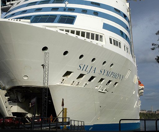 _DSC0001 Emabrking with the car on Silja Symphony in Stockholm