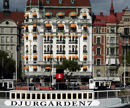 _DSC0036 Djurgården 7 in front of Strandvägen
