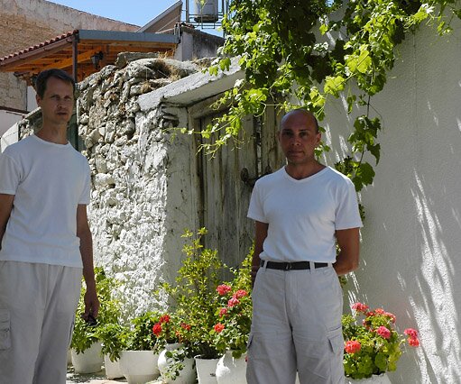 _DSC0088 Arto and Markos in Omodos