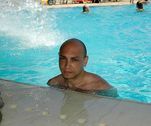 _DSC0219 Markos in the pool