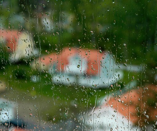 _DSC0048 Rain drops on the window pane in the sitting room
