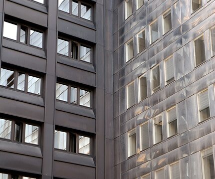 _DSC0028 Building facades in the Klara quarters. Hotel to the left, offices to the right.