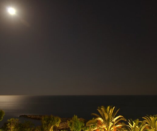 _DSC0006 Moonlight, view from the hotel room.