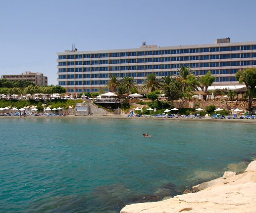 _DSC0012 View of the hotel.
