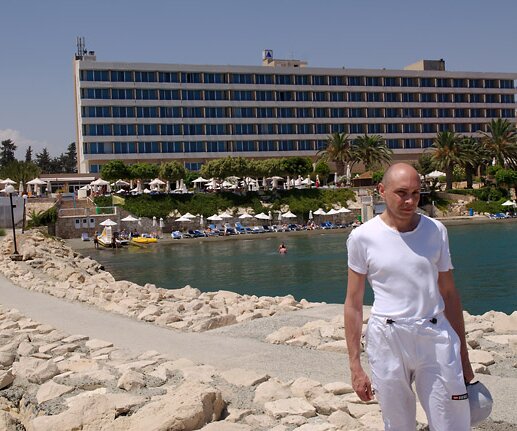 _DSC0028 Markos walking.