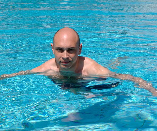 _DSC0037 Markos in the pool.