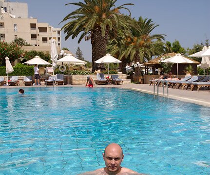 _DSC0044 Markos in the pool.