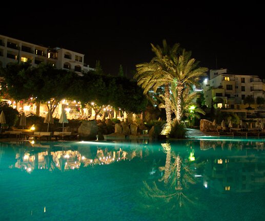 _DSC0026 The pool area of [ Coral Beach Hotel ] at night.