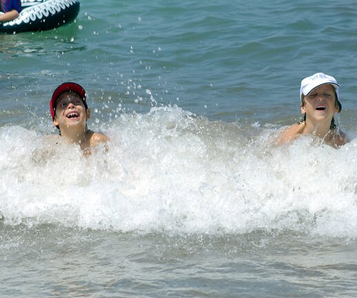_DSC0032 Cousins having fun in the sea.