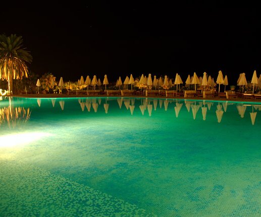 _DSC0040 The pool area at ease, awaiting a busy and intense day.