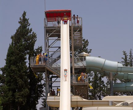 _DSC0123 Water slide.