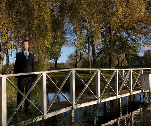 _DSC0012 Arto at the lake.