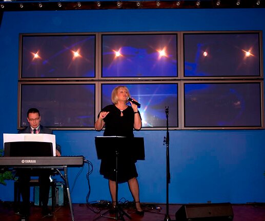 _DSC0009 Monica Aspelund performing on board.
