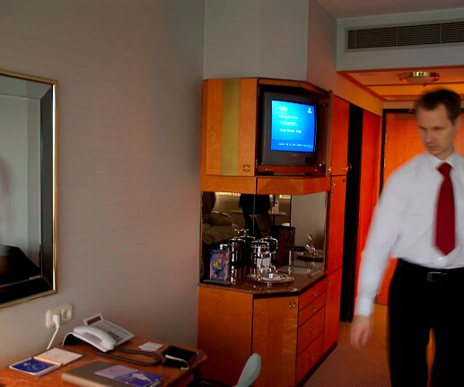 _DSC0029 Arto in the hotel room in Helsinki.