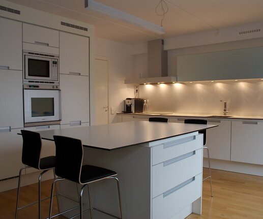 _DSC0021 Kitchen view, lights on.