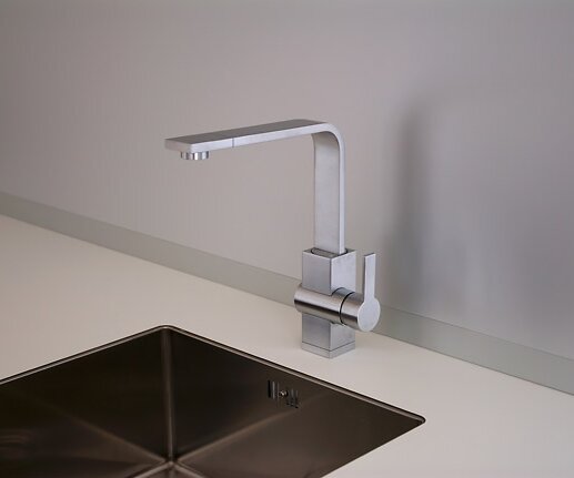 _DSC0036 Sink and tap.