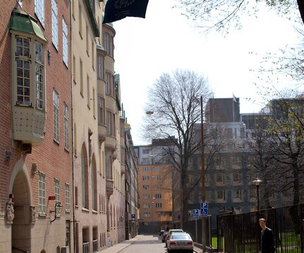 _DSC0014 Walking home.