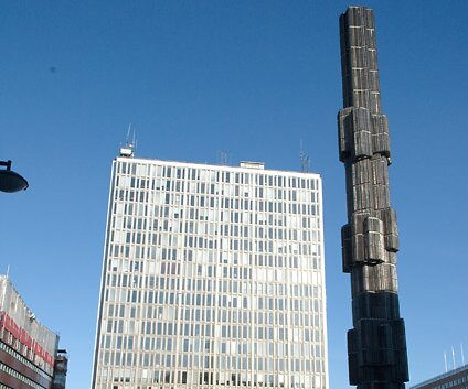 _DSC0008 At Sergels torg, a cold sunny morning in March.