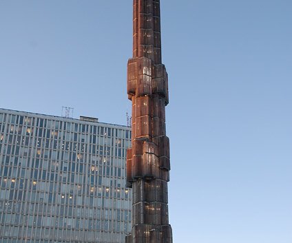 _DSC0023 Sergels torg in the afternoon. The glass obelisk Kristall-vertikal accent (