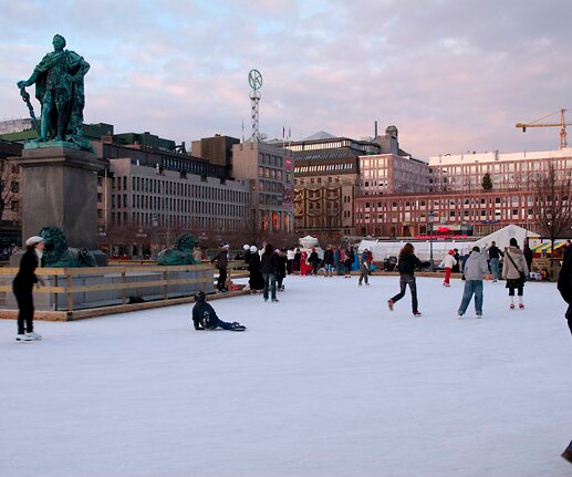 _DSC0012_1 Ice skating in Kungsträdgården.