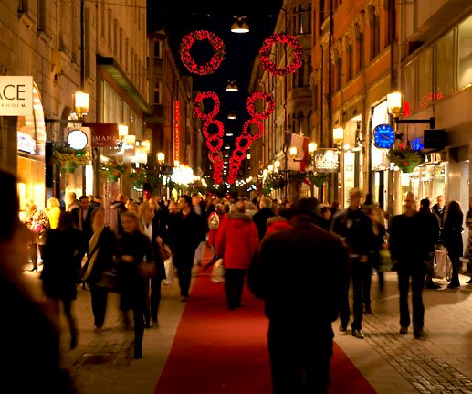 _DSC0021_1 Biblioteksgatan, shopping street in central Stockholm.