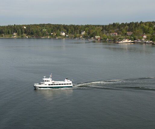 _DSC0001 Looking at a small boat while leaving from Stockholm.