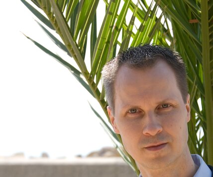 _DSC0081 Arto by the sea front promenade in Limassol.