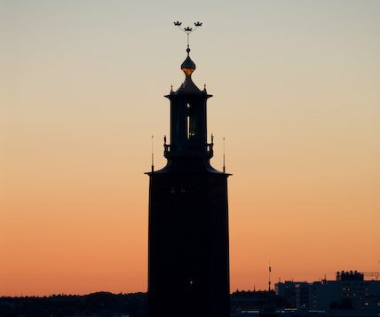 _DSC0026 City Hall tower in the evening sky.