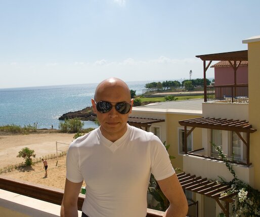 _DSC0027 At the balcony of the hotel room.
