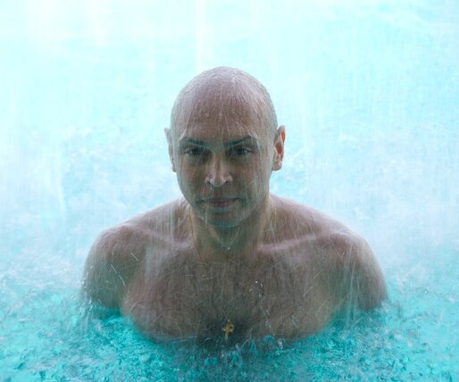 _DSC0054 Markos in the pool.