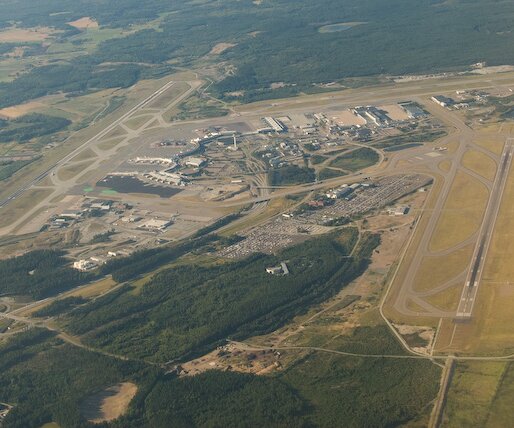 _DSC0018 Arlanda airport seen from the aircraft after take-off.