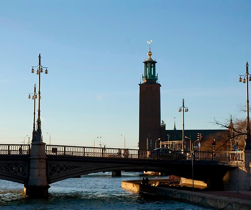 _DSC0008 Stockholm Town Hall to the right, in the afternoon winter sun.
