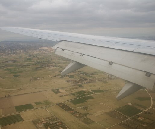 _DSC0026 Approaching Larnaca (LCA), flaps down.