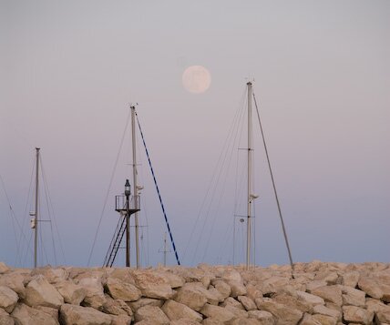 _DSC0052 Moody moon in the afternoon.