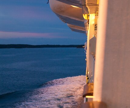 _DSC0211 Cruising with Silja Galaxy.