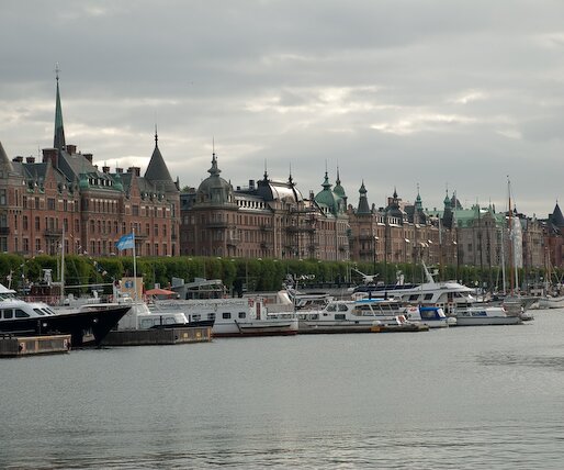 _DSC0051 View of Strandvägen. The Kaknäs tower to the far right.