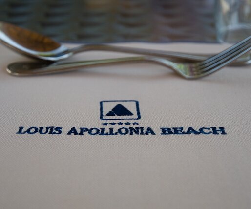 _DSC0033 Waiting for lunch at Apollonia Beach Hotel.