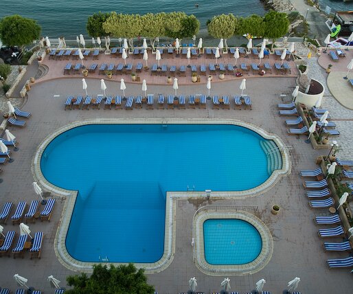 _DSC0191 View of the pool area, seen from the hotel room. See location here .