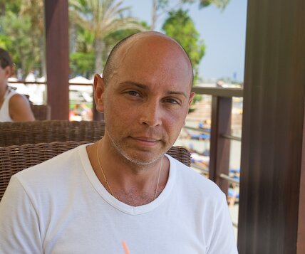 _DSC0010 Markos at Elias each Hotel.