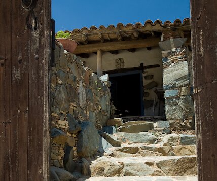 _DSC0047 An old house in Fikardou.