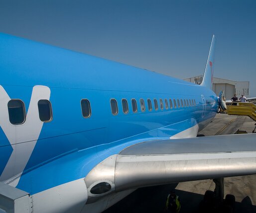 _DSC0006 Boarding the B757-200.
