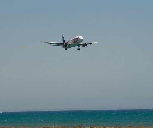 _DSC0012 Waiting for an Airbus of My Travel to land.