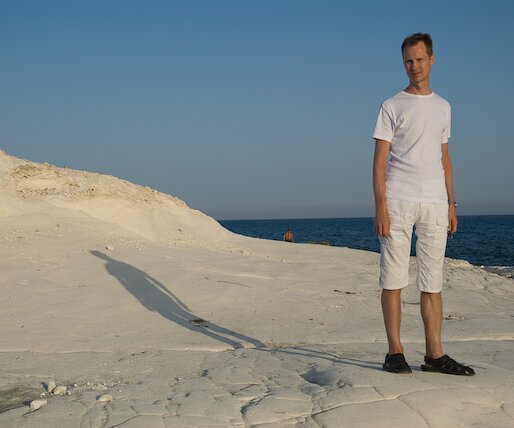 _DSC0001 Arto at the white rocks.