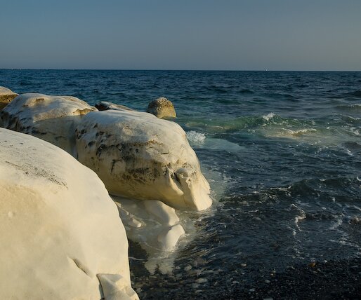 _DSC0005 The clear blue waters at the white rocks.