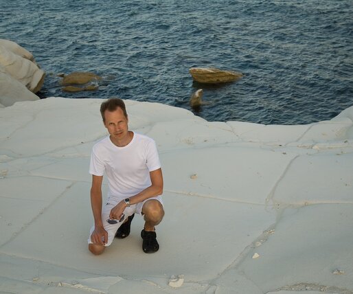 _DSC0015 Arto at the white rocks.