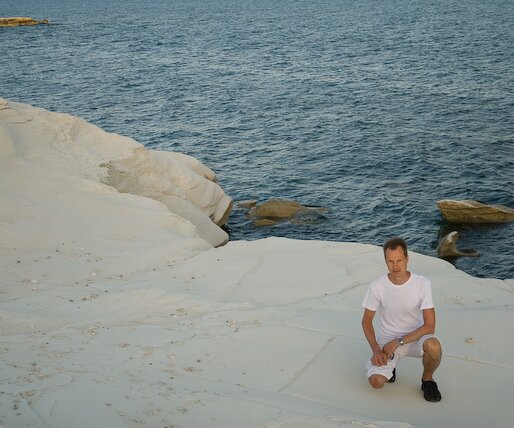 _DSC0016 Arto at the white rocks.