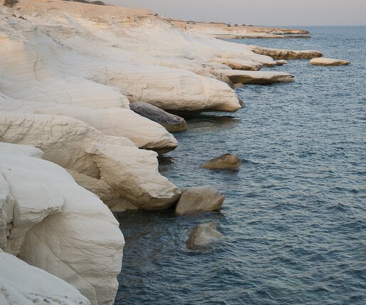 _DSC0029 White rocks landscape in the late afternoon.